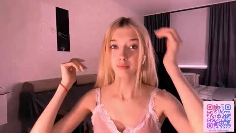 Snapshot of eufemiazurawski chatting on March 1, 9:11 am Tali online show from March 1, 9:11 am