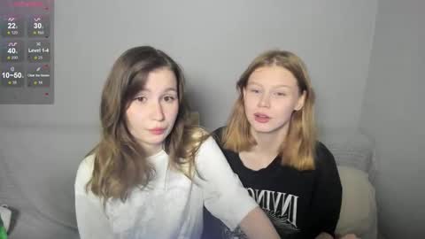 Veronica Tiia Lilith left to right online show from September 24, 4:32 pm