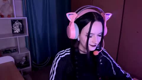 Snapshot of eunabiddlecome chatting on February 16, 12:01 pm Kate online show from February 16, 12:01 pm