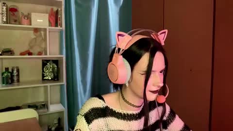 Snapshot of eunabiddlecome chatting on February 23, 11:07 am Kate online show from February 23, 11:07 am