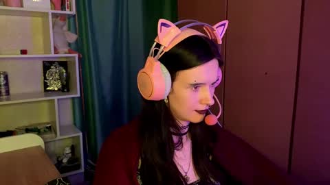 Snapshot of eunabiddlecome chatting on February 28, 1:45 pm Kate online show from February 28, 1:45 pm