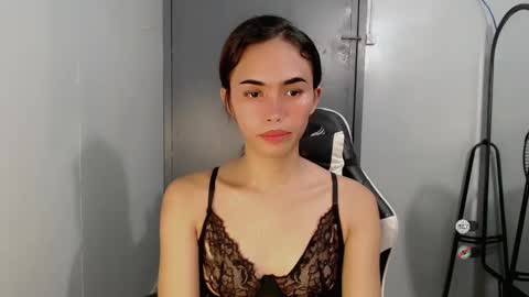 YELLA online show from December 13, 1:55 pm