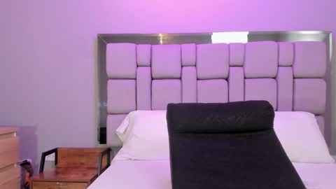 EVA  online show from February 5, 6:59 pm