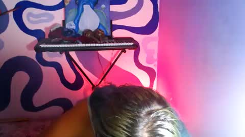 Snapshot of eva_brooks1 chatting on July 13, 10:45 pm Iris Smile independent model online show from July 13, 10:45 pm