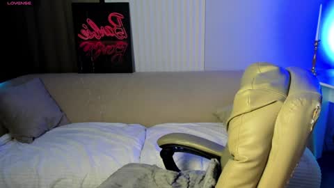 Snapshot of eva_conors_ chatting on January 25, 7:17 am Eva online show from January 25, 7:17 am
