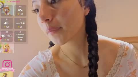 Snapshot of eva_depp_ chatting on May 7, 10:09 am Eva online show from May 7, 10:09 am