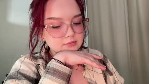 eva_kittenn online show from April 3, 1:42 pm