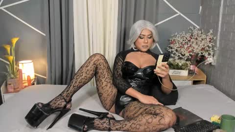 Eva online show from April 28, 11:10 pm
