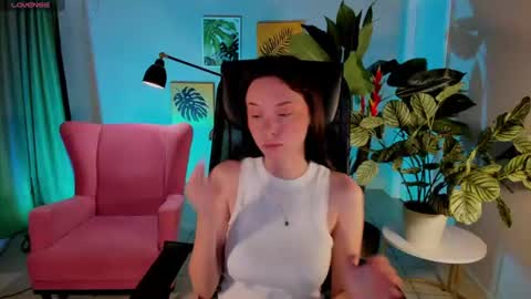 Snapshot of eva_leeee chatting on June 20, 6:27 am Eva online show from June 20, 6:27 am
