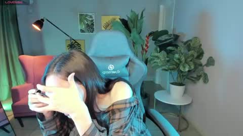 Snapshot of eva_leeee chatting on June 29, 10:15 am Eva online show from June 29, 10:15 am