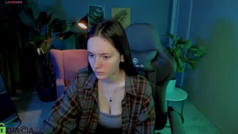 Snapshot of eva_leeee chatting on July 16, 5:13 am Eva online show from July 16, 5:13 am