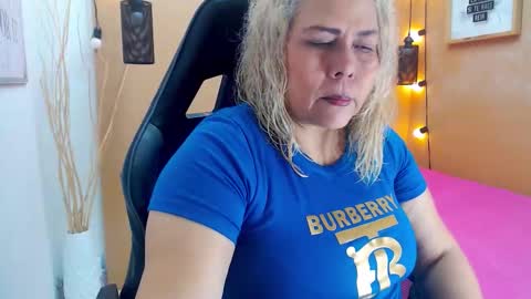 Snapshot of eva_love49 chatting on November 17, 12:00 pm eva_love49 online show from November 17, 12:00 pm