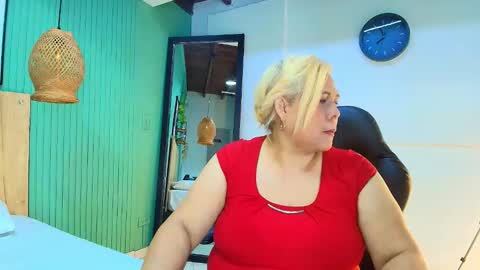 Snapshot of eva_love49 chatting on February 28, 7:04 pm eva_love49 online show from February 28, 7:04 pm