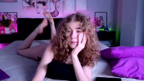 Snapshot of eva_meaw chatting on April 29, 7:42 pm Eva meaw online show from April 29, 7:42 pm
