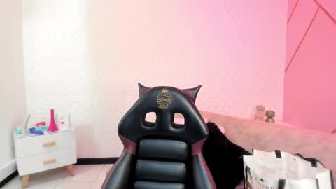 Eva  online show from March 7, 2:25 pm