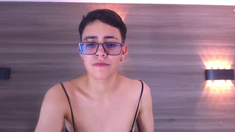 Snapshot of eva_monwalker chatting on February 1, 1:44 am Eva cute online show from February 1, 1:44 am