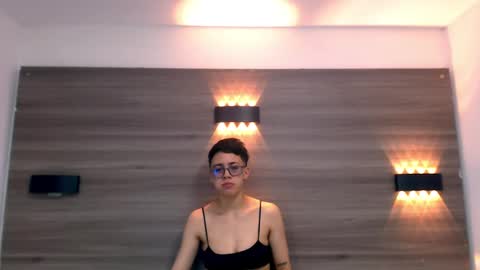 Snapshot of eva_monwalker chatting on February 4, 7:22 pm Eva cute online show from February 4, 7:22 pm