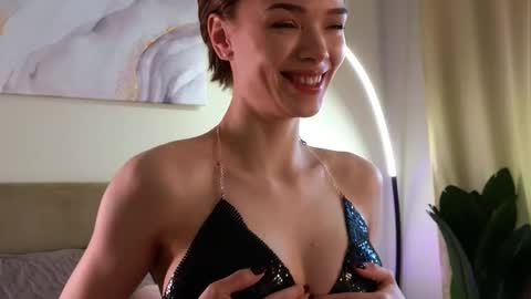 Snapshot of eva_natsumi chatting on February 24, 10:48 am Eva online show from February 24, 10:48 am