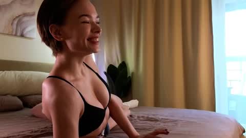 Snapshot of eva_natsumi chatting on March 10, 12:48 pm Eva online show from March 10, 12:48 pm