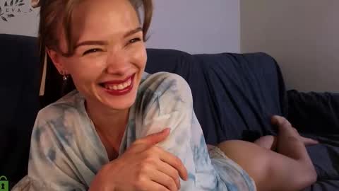 Snapshot of eva_natsumi chatting on October 18, 4:41 pm Eva online show from October 18, 4:41 pm