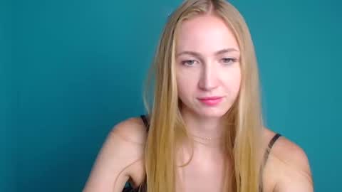 Snapshot of eva_oliviaa chatting on October 9, 5:44 pm Eva online show from October 9, 5:44 pm