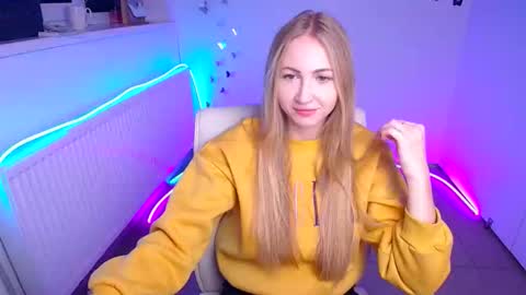 Snapshot of eva_oliviaa chatting on October 18, 11:11 am Eva online show from October 18, 11:11 am