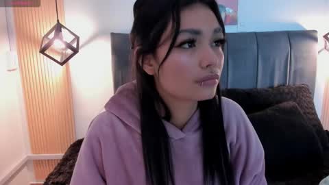 Eva   Emily online show from September 29, 11:48 am