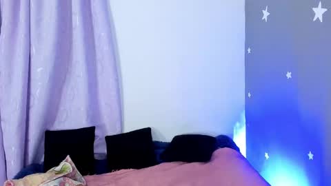 Eva  online show from December 19, 6:01 am