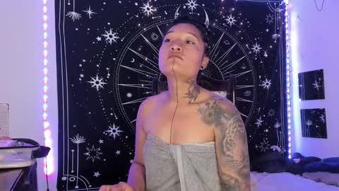 Eva  online show from November 19, 8:47 am