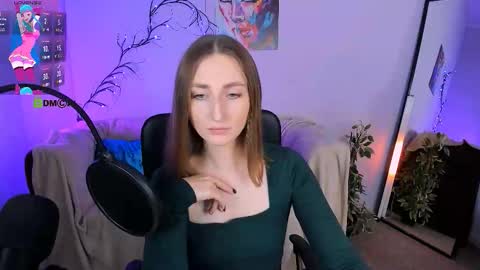 Snapshot of eva_smiith_ chatting on October 15, 6:35 am Eva online show from October 15, 6:35 am