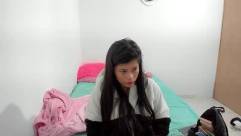 Estefania online show from February 16, 1:57 am