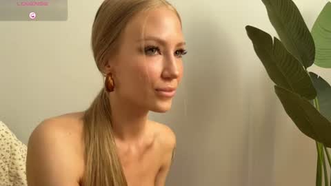 Snapshot of eva_vex chatting on June 9, 4:24 am Hello Im Eva online show from June 9, 4:24 am