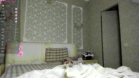 Snapshot of evaa1980 chatting on December 21, 10:44 am Eva online show from December 21, 10:44 am