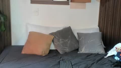 Eva online show from May 11, 1:28 pm