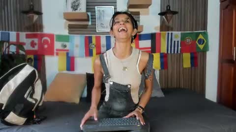 Snapshot of evaa_campbell chatting on June 18, 12:09 pm Eva online show from June 18, 12:09 pm