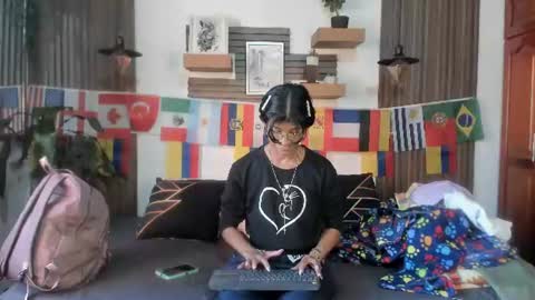 Snapshot of evaa_campbell chatting on June 22, 1:19 pm Eva online show from June 22, 1:19 pm