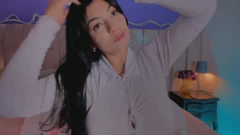 julieth online show from April 18, 7:58 pm