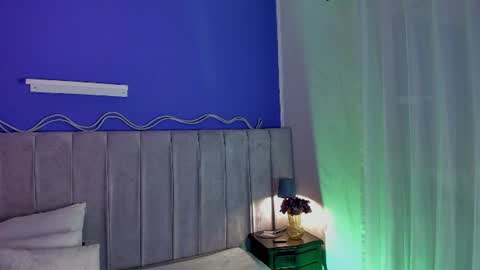 Snapshot of evaa_stevens chatting on June 20, 8:11 pm julieth online show from June 20, 8:11 pm