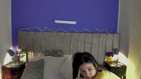 Snapshot of evaa_stevens chatting on July 17, 7:52 pm julieth online show from July 17, 7:52 pm