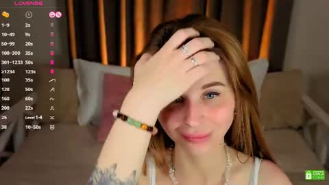 Snapshot of evaaa_ro chatting on June 18, 10:25 pm Eva. OFFICAL PAGE MARI CLARK online show from June 18, 10:25 pm