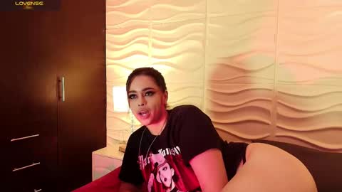 Snapshot of evaafoxxy_ chatting on October 6, 12:24 pm evaafoxxy_ online show from October 6, 12:24 pm