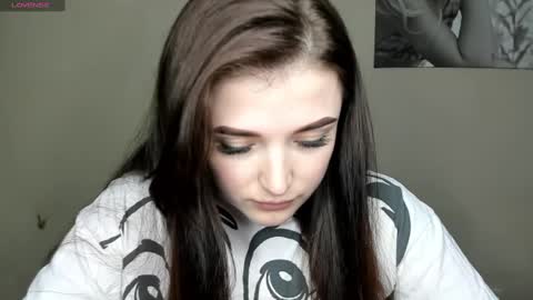 Snapshot of evaamillerr chatting on January 9, 10:20 am Eva online show from January 9, 10:20 am