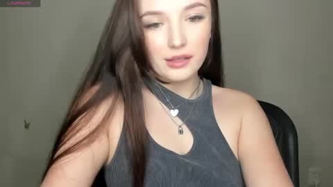 Snapshot of evaamillerr chatting on January 28, 1:49 pm Eva online show from January 28, 1:49 pm