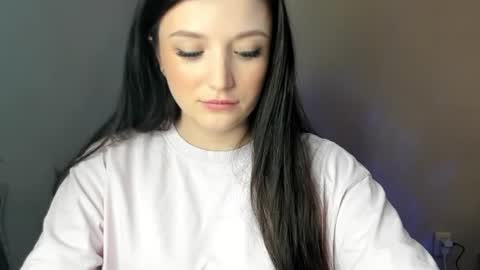 Snapshot of evaamillerr chatting on February 19, 12:22 pm Eva online show from February 19, 12:22 pm