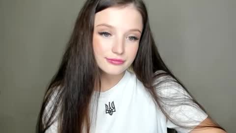 Snapshot of evaamillerr chatting on October 16, 11:44 am Eva online show from October 16, 11:44 am