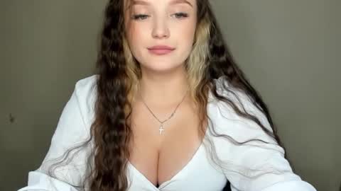 Snapshot of evaamillerr chatting on November 1, 1:24 pm Eva online show from November 1, 1:24 pm