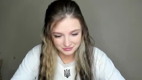 Snapshot of evaamillerr chatting on November 2, 11:01 am Eva online show from November 2, 11:01 am