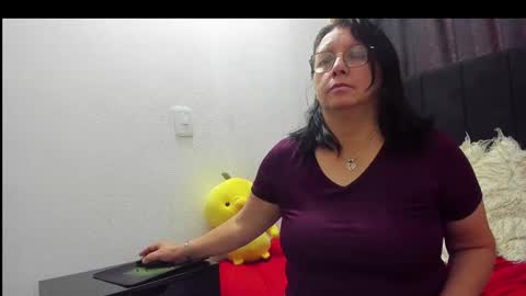 Snapshot of evaaross chatting on November 24, 2:39 pm Eva online show from November 24, 2:39 pm