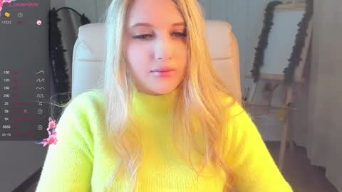 Snapshot of evacadooo chatting on December 19, 5:40 am Eva online show from December 19, 5:40 am