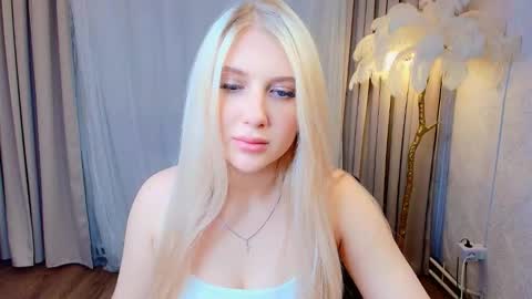 Snapshot of evacadooo chatting on February 19, 2:40 am Eva online show from February 19, 2:40 am